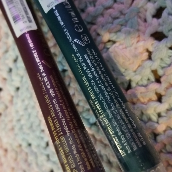 New Bath & Body Works Christmas Lip Gloss, Merry Mimosa and Frosted Icing (2) - Picture 3 of 4